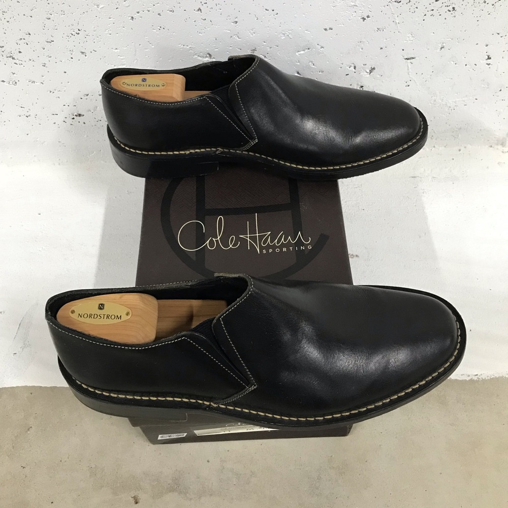 VINTAGE COLE HAAN men’s low rise ankle boot - black leather w/ white stitching